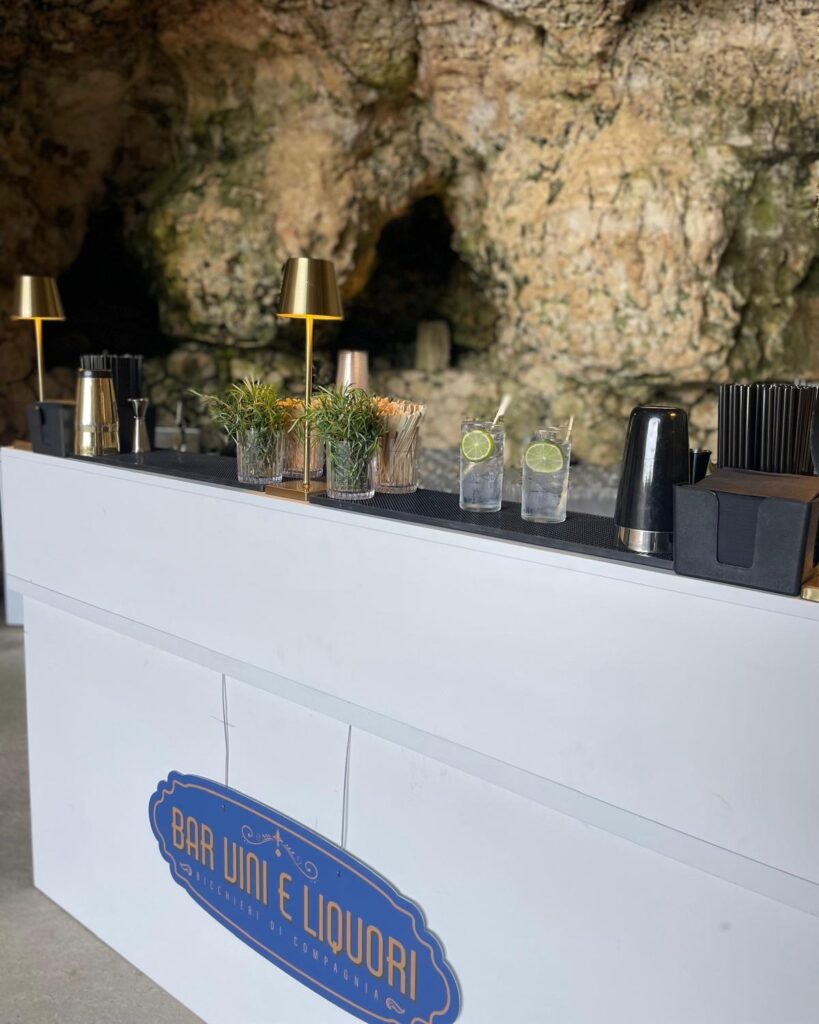 mobile per bar attrezzato